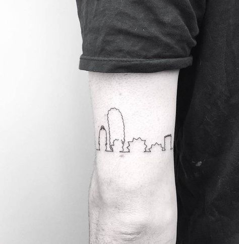 Simpsons Tattoo Ideas, Simpson Tattoo Ideas, Unusual Tattoos, Small Star Tattoos, Simpsons Tattoo, Tatuagem Masculina Pequena, Unusual Tattoo, Doodle Tattoo, Tattoo Project