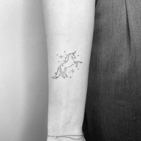 Mini Bee Tattoo, Unicorn Tattoo Ideas, Shoulder Tattoo Quotes, Tattoo Unicorn, Unicorn Tattoo Designs, Simple Symbols, Self Tattoo, Most Beautiful Tattoos, Tattoo Space