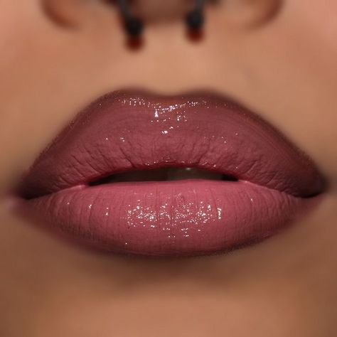 Lip Liner And Gloss Combo Brown Skin, Brown Lip Liner Pink Lipstick, Pink Lip Liner And Gloss, Brown Pink Lip Combo, Pink And Brown Lip Combo, Brown And Pink Lip Combo, Lip Combos For Light Skin, 90s Lip Combo, Two Toned Lips