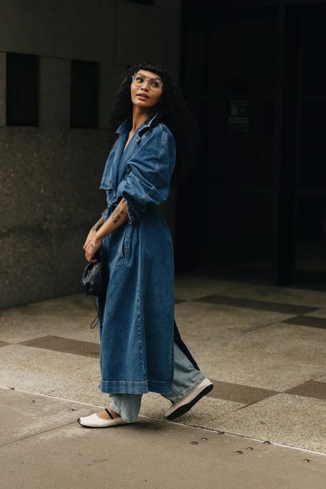 Best Street Style Photos of Denim Looks From New York Fashion Week Spring 2025 [PHOTOS] Denim Outfit Women, Denim Street Style, Streetwear Chic, New York Fashion Week Street Style, Denim Inspiration, Street Style Photos, Style Looks, Spring Street Style, Best Street Style