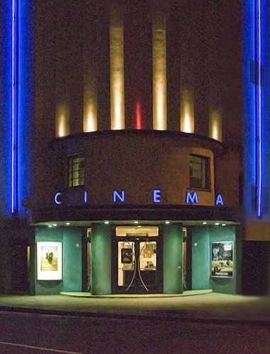 Kino Box, Art Deco Theater, Cinema Architecture, Arthouse Cinema, Cinema Design, Home Cinema Room, Cinema Theatre, Streamline Moderne, Art Deco Buildings