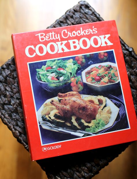 Herbs Chart, Betty Crocker Cook Book, Vintage Betty Crocker, Betty Crocker Cookbook, American Dishes, Vintage Cooking, Cooking Guide, Retro Recipes, New Cookbooks