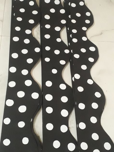 Polka dots soft board border Border For Soft Board, Border Design For Soft Board, Notice Board Border Ideas, Soft Board Border Ideas For School, Board Borders Ideas Classroom Decor, Board Border Ideas, School Notice Board, Soft Board Decoration, Space Theme Classroom