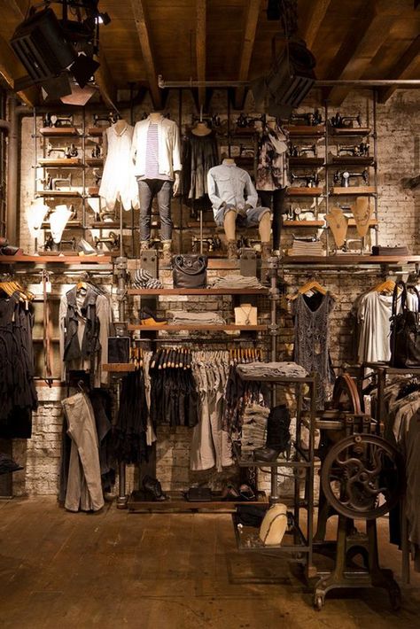 Clothing Store Displays, Clothing Store Interior, Store Concept, Clothing Store Design, Store Design Boutique, Clothes Hanging, Clothing Displays, Store Layout, Store Interiors