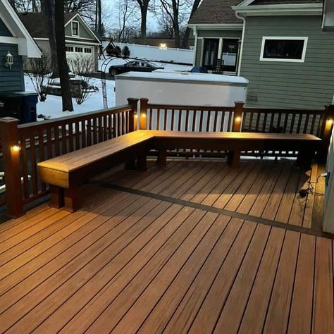 Deck Ideas With Bench Seating, Corner Deck Bench, Deck With Bench Seating Railings, Decks With Bench Seating, Patio Bench Ideas Backyard Seating, Back Deck Seating Ideas, Deck With Bench Railing, Deck With Seating Built Ins, Deck Seating Ideas Built Ins