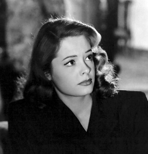 Jane Greer as Kathie in Out of the Past.        ANNE: "(Kathie) can't be all bad. No one is."   JEFF: "Well, she comes the closest." Sherry Jackson, Jane Greer, Lizabeth Scott, Classic Film Noir, Katharine Ross, Yvonne Craig, Francois Truffaut, Gene Tierney, Howard Hughes