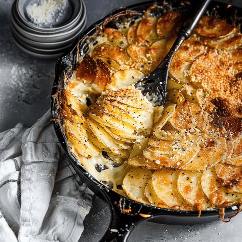 When it comes to comfort food, few dishes can compete with the rich, indulgent flavors of a well-crafted potato gratin. This classic dish, known for its creamy interior and crispy, ... Read more Mac Recipes, Potato Gratin Recipe, Layered Potato, Cheese Crust, Crispy Cheese, Potato Gratin, Creamy Potato, Sliced Potatoes, Classic Dishes