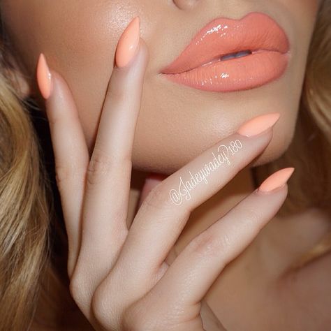 #DoseofColors Peachy creamsicle swirl = Play Date + Coy + Sunshine Kisses Coral Lips, Juicy Peach, Peach Nails, Stiletto Nails Designs, Play Date, Peach Fuzz, Pink Nail, Maquillaje Natural, Stiletto Nails