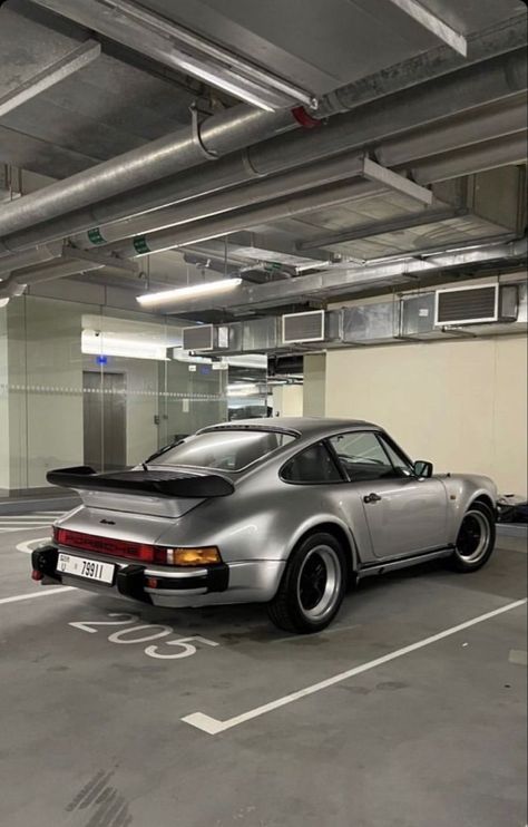 Porsche 930 Turbo, Old Vintage Cars, Porsche 930, Porsche Classic, Porsche 964, Porsche Macan, Street Racing Cars, Classy Cars, Porsche Panamera