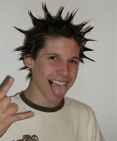 this isnt me (itslike the 3rd google result for when u search liberty spikes on oceanhero) but GODdo i wish it was Spiked Hair Men, Punk Spikes Hair, Punk Hair Men, Liberty Spikes, Punk Haircut, Estilo Punk Rock, Short Spiked Hair, Rock Hairstyles, Hairstyle Men