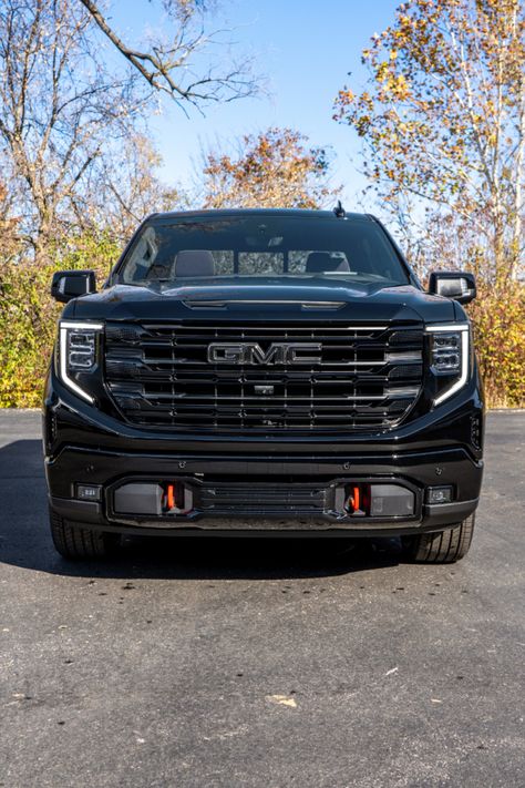 Front view of a GMC Sierra Denali with a blackout grille design Black Chevy Silverado, Gmc Sierra 1500 Denali, Gmc Trucks Sierra, Gmc Sierra Denali, Sierra Denali, Future Trucks, Gmc Terrain, Gmc Truck, Gmc Trucks