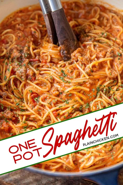 One-Pot Spaghetti Bolognese - I finally found my go-to spaghetti recipe! SO easy to make and is ready in 20 minutes! No need to pre-boil the pasta. It cooks along with the sauce. Italian sausage, garlic, onion, tomato sauce, sugar, basil, chicken broth, heavy cream, crushed tomatoes, and spaghetti.Tastes better than my favorite Italian restaurant! #spaghetti #pasta #italianfood #meatsauce Spaghetti Cooked In Sauce, Easy One Pot Spaghetti, Spaghetti Italian Sausage, Spaghetti With Heavy Cream, One Pot Pasta Bolognese, One Pot Spaghetti Recipe, Easy Spaghetti Recipes, Spaghetti Red, Italian Sausage Spaghetti