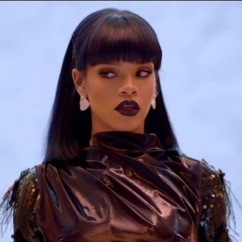 Rihanna Love, Rihanna Hairstyles, Editorial Hair, Rihanna Style, Bob With Bangs, Hair Laid, Women Lifestyle, I Can Tell, Fenty Beauty