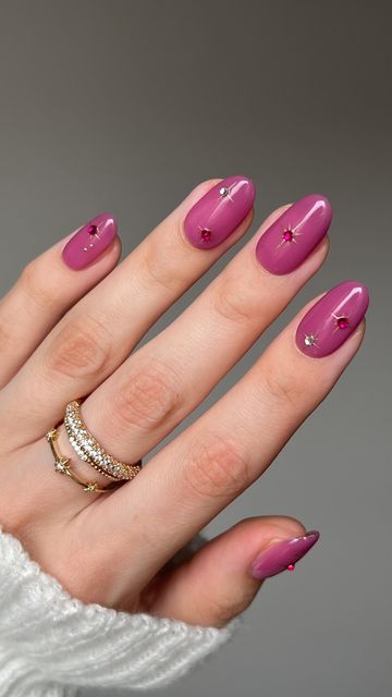 Nails Mauve Dusty Rose, Purple Mauve Nails, Fall Gel Colors, Mauve Chrome Nails, Mauve Nail Art, Fall Mauve Nails, Mauve Nail Designs, Dusty Rose Nails, Fall Nails Pink