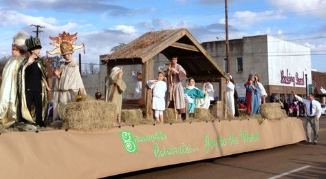 Christmas Parade Float Ideas Diy, Christmas Parade Float Ideas, Parade Float Diy, Christmas Floats, Catechism Crafts, Parade Float Ideas, Christmas Parade Floats, Holiday Crafts Gifts, Church Christmas Decorations