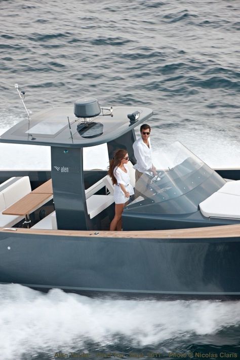 Yacht Aesthetic, Luxury Couple, Classy Couple, Aesthetic Couple, Life Vision Board, Yacht Life, Luxury Lifestyle Dreams, Luxe Life, Future Lifestyle