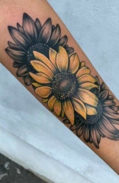 Title Tattoo, Sunflower Mandala Tattoo, Sunflower Tattoo Ideas, Sunflower Designs, Sunflower Tattoo Sleeve, Tattoos Pinterest, Sunflower Tattoo Shoulder, Finger Tattoo For Women, Explore Tattoo