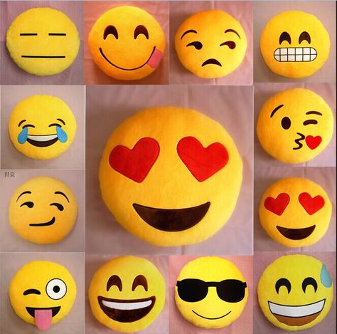 Emoji Pillows Diy, Smiley Face Pillows, Emoji Cushions, Emoji Diy, Smiley Emoticon, Emoji Patterns, Emoji Pillows, Cute Cushions, Emoji Party