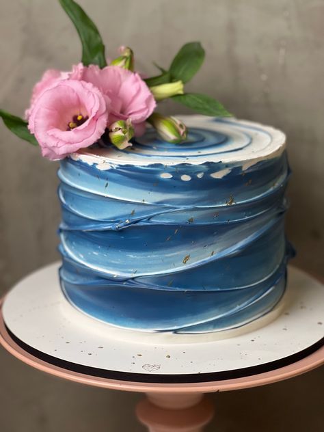 Simple Decorated Cakes Ideas, Blue Ombre Birthday Cake, Bday Treats, Ocean Birthday Cakes, Surf Cake, Wave Cake, Bd Cake, Eid Cake, Blue Birthday Cakes