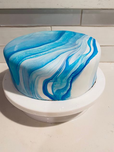 Marble Fondant Cake Marble Cake Design Birthday, Cake Marble Design, Marble Cake Design, Blue Marble Cake, Marble Fondant Cake, Marble Fondant, Fondant Cakes Birthday, Blue Birthday Parties, White Cakes