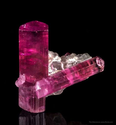 Rubellite Tourmaline Value, Price, and Jewelry Information - Gem Society Rubellite Tourmaline, Fine Minerals, Meditation Crystals, Sparkly Things, Mineral Stone, Minerals And Gemstones, Rocks And Gems, Chakra Crystals, Gems And Minerals