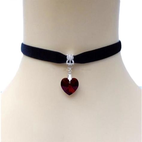 Cute Girl's Crystal Heart Pendant Velvet Choker Necklace Collar Neck Band Decor Victorian Choker Necklace, Kalung Choker, Pink Choker, Velvet Choker Necklaces, Gothic Chokers, Black Velvet Choker, Crystal Heart Pendant, Crystal Choker Necklace, Velvet Heart