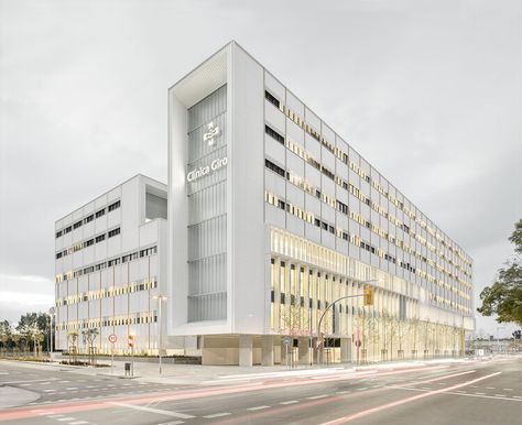 Girona Clinic / PMMT | ArchDaily Hospital Design Architecture, Modern Hospital, Apartments Exterior, Hospital Architecture, Old Hospital, Healthcare Architecture, Concept Models Architecture, Facade Architecture Design, Brick Architecture