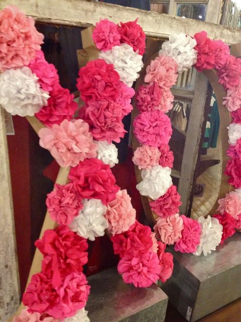 Giant Monogram in tissue flowers. Could do bolder letter with more flowers. Flower Covered Letters, Big Letters Decoration, Letters With Flowers, Letter Tutorial, Tissue Flowers, Sorority Letters, Flower Letter, Big Letters, Tissue Paper Flowers