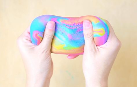 RAINBOW PLAY DOUGH | MOTHERCOULD Rainbow Play Dough, Make Play Dough, Rainbow Playdough, Glitter Playdough, Diy Playdough, Playdough Recipe, Homemade Playdough, Kid Friendly Activities, Diy Activities