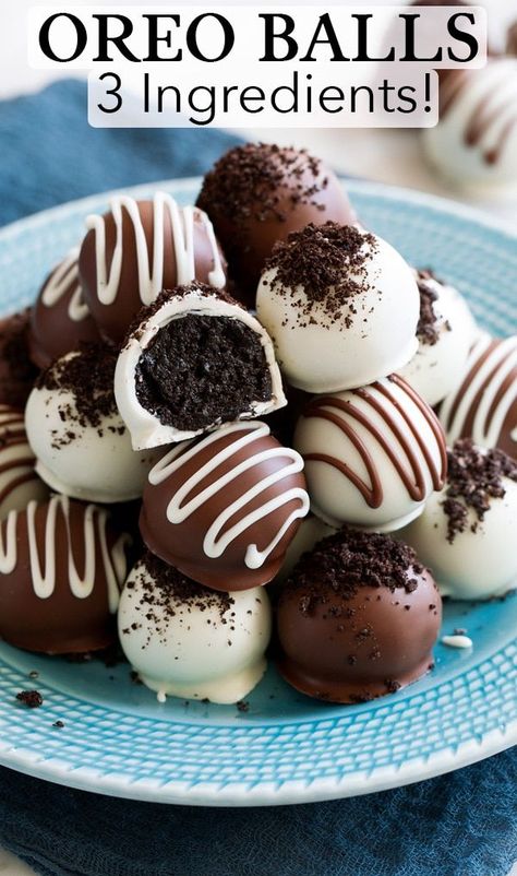 Minuman Starbucks, Oreo Balls Recipe, Oreo Truffles Recipe, Christmas Cookies Recipes, Dessert Oreo, Oreo Balls, Christmas Candy Recipes, Oreo Truffles, Truffle Recipe