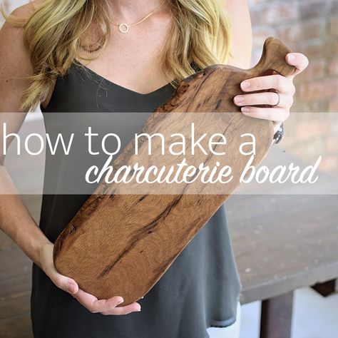 Diy Wooden Serving Board, Make Your Own Charcuterie Board Out Of Wood, Live Edge Charcuterie Board Diy, Live Edge Projects Ideas, Homemade Charcuterie Board Wood, Charcuterie Board Diy How To Build, Charcuterie Board Woodworking, Diy Charcuterie Board How To Make Wood, Live Edge Ideas