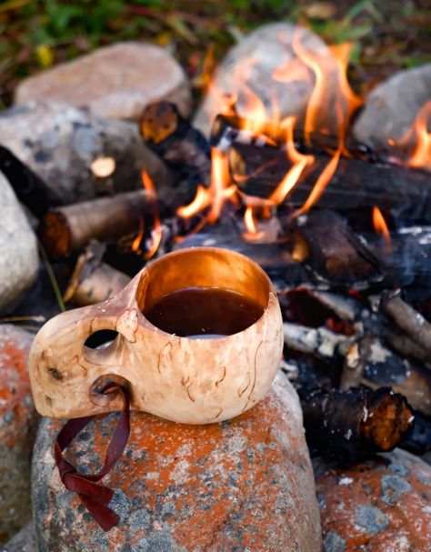 Fire Cupping, Campfire Coffee, Camp Fire, Outdoor Food, Aesthetic Coffee, Coffee Type, Coffee Is Life, How To Make Coffee, Cabin Life