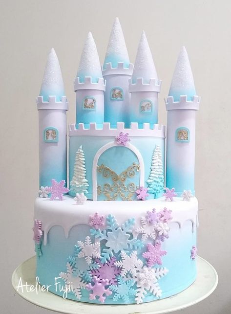 Elsa Castle Cake, Frozen Castle Cake, Mickey Birthday Cakes, Elsa Birthday Cake, Pastel Frozen, Frozen Birthday Party Cake, Disney Princess Birthday Cakes, Elsa Cake Frozen, Castle Birthday Cakes