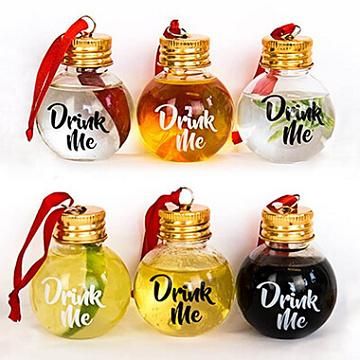 Ornament Exchange, Festive Drinks, Glass Bauble, Favor Ideas, Old Christmas, Drink Me, 3d Christmas, Christmas Drinks, Xmas Party