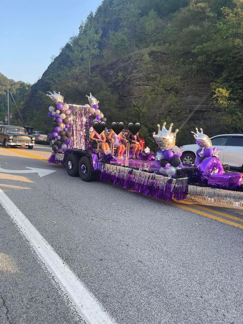 Dance Float For Parade, Pageant Parade Float, Float For Parade Ideas, Trailer Float Parade Ideas, Cheer Homecoming Float Ideas, Hoco Parade Float Ideas, Float Parade Ideas, Homecoming Parade Float Ideas Theme, Homecoming Parade Floats