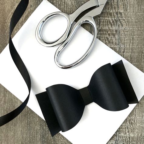 Paper Bow Tie Diy, Paper Bowtie Diy, How To Make A Paper Bow Tie, How To Make A Bow Tie For Men, Diy Bow Tie For Men, How To Make Bowties, How To Make A Bow Tie, Bow From Paper, Bow Out Of Paper