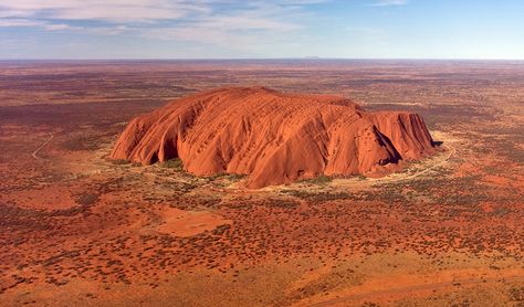 Dr Karl: The truth about Uluru - Australian Geographic Ayers Rock Australia, Lac Rose, Beach House Vacation, Australia Vacation, Australian Capital Territory, Ayers Rock, Kangaroo Island, Luxury Villa Rentals, Visit Australia