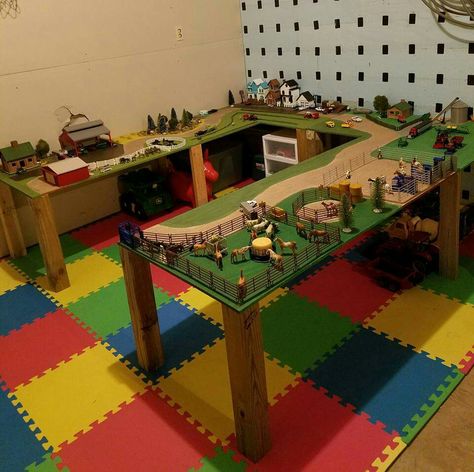 Toy Farm Displays, Toddler Play Yard, Farm Toy Display, Diy Farm Table, Diy Busy Board, Diy Horse Barn, Kids Play Table, Backyard Kids Play Area, Toy Barn