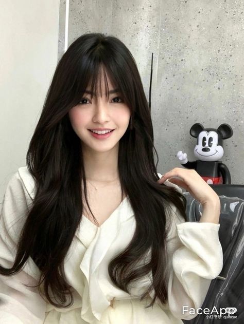 Filipino Wispy Bangs, Asain Girl Long Black Hair, Korean Hairstyles Women Long Bangs, Bangstyle Hair Long Korean, Long Wavy Hair With Bangs Round Face, Korean Hairstyles Women Long, Korean Long Hair With Bangs, Asian Long Haircut, Korean Bangstyle Hair