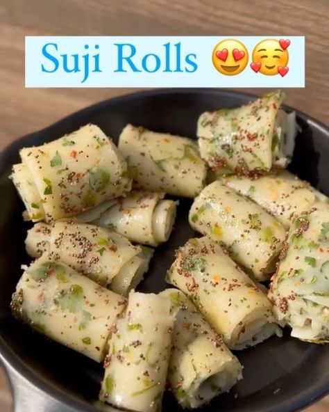 Non Oily Food Recipes, Suji Breakfast Recipes, Bambino Recipe, Tiffin Ideas, Tiffin Recipe, Spicy Snacks Recipes, Spicy Snacks, Meal Of The Day, Roll Recipe