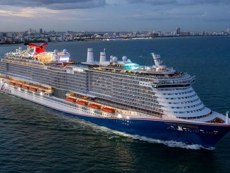 Carnival Cruise Line shares a tip and a warning with passengers - NewsBreak Panama Cruise, Transatlantic Cruise, Carnival Cruise Ships, New Passport, Family Beach Trip, Paris Travel Guide, Carnival Cruise Line, Travel Club, Cruise Port