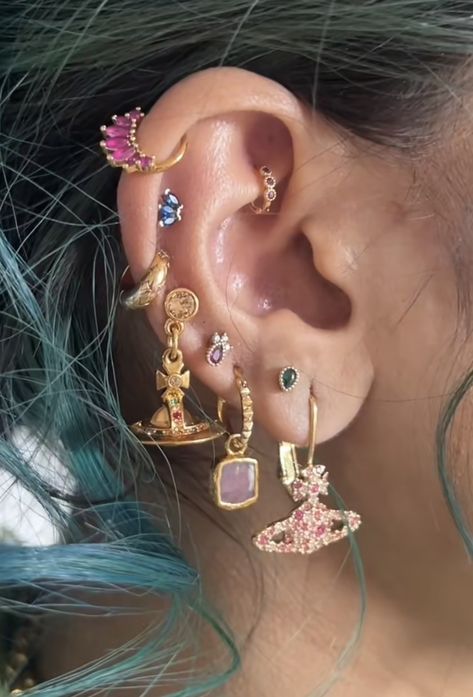 Corset Piercing, Dope Jewelry Accessories, Pretty Ear Piercings, Body Jewelry Piercing, Jewelry Accessories Ideas, Dope Jewelry, Stacked Jewelry, Funky Jewelry, Jewelry Lookbook