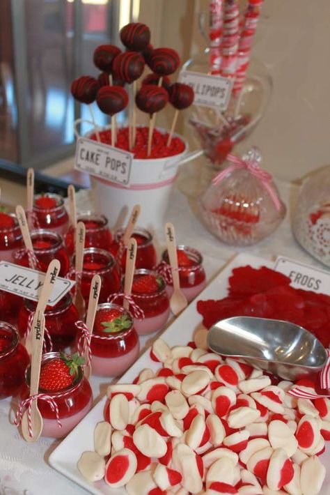 Red White Birthday Theme, Red Birthday Theme Woman, Red Theme Party Decorations, Red Party Food Ideas, Red And White Theme Party, Taylor Swift Themed Birthday Party Food, Romcom Party Theme, Birthday Party Red Theme, Red Foods For Party