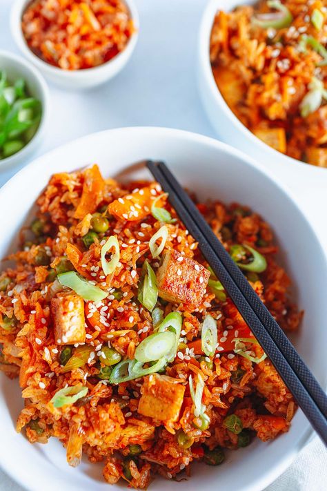 kimchi fried rice in a white bowl Tofu Kimchi Fried Rice, Vegetarian Kimchi Fried Rice, Kimchi Fried Rice Vegan, Kimchi Tofu Stir Fry, Fried Kimchi Rice, Tofu And Kimchi Recipes, Vegetarian Kimchi Recipe, Tofu And Kimchi, Fried Rice With Tofu