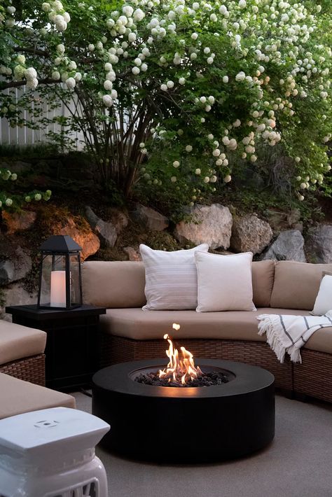 A Fire Pit Makeover Using High Heat Paint - Room for Tuesday Fire Pit Courtyard, Outside Fire Pit Ideas, Courtyard Fire Pit, Fire Pit Makeover, Modern Outdoor Fire Pit, Modern Outdoor Firepit, Luxury Fire Pit, High Heat Spray Paint, High Heat Paint