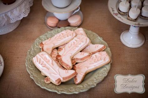 Vintage Cowgirl Party via Kara's Party Ideas | KarasPartyIdeas.com #vintage #cowgirl #farm #birthday #party #ideas (16) Horse Theme Birthday Party, Cowgirl Cookies, Country Birthday Party, Rodeo Birthday Parties, Cowgirl Baby Showers, Western Birthday Party, Birthday Dessert, Rodeo Party, Country Birthday