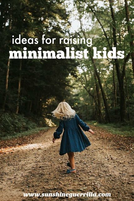 Ideas and Strategies for Raising Minimalist Kids - eco-friendly kids. Kids and Kon Mari. Green Kids. Sunshine Guerrilla Kon Mari, Minimal Lifestyle, Minimalist Kids, Eco Friendly Kids, Minimalism Lifestyle, Natural Parenting, Attachment Parenting, The Toys, Gentle Parenting