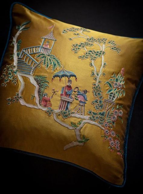 Embroidered Couture, Towels Storage, Motif Bordir, Fancy Cushions, Gold Room, Pomegranate Art, Cushion Embroidery, Gold Rooms, Kalamkari Painting