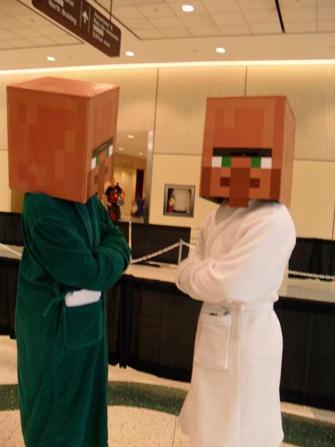 they are half-wits all they say is. errrr earrrrrr hum Minecraft Women Costume, Minecraft Villager Costume, Villager Costume, Minecraft Villagers, Minecraft Cosplay, Minecraft Villager, Minecraft Costumes, Desenho Tom E Jerry, Kostum Cosplay