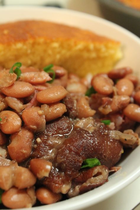 Southern Style Pinto Beans with Fork Tender Ham Hocks, made in the Crock Pot! Serve these beans over rice and along with corn bread, and you have a winner! Southern Pinto Beans, Ham Hock Recipes, Ham Hocks, Beans In Crockpot, Pinto Bean Recipes, I Heart Recipes, Ham Hock, Southern Recipes Soul Food, Ham And Beans